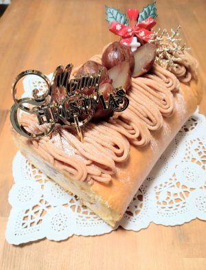 画像1: マロンのロールケーキ【お渡し限定・発送不可】